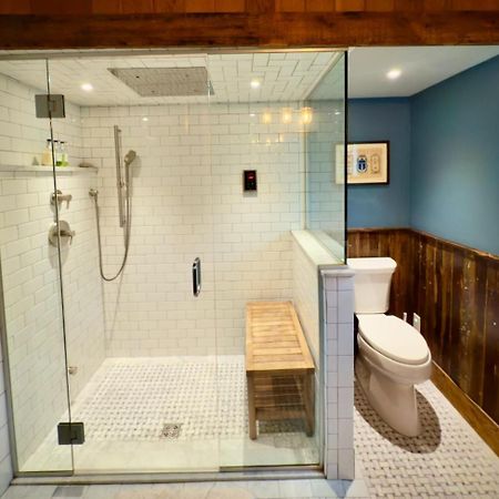 Отель Magical Post And Beam Loft Downtown Newport! Экстерьер фото
