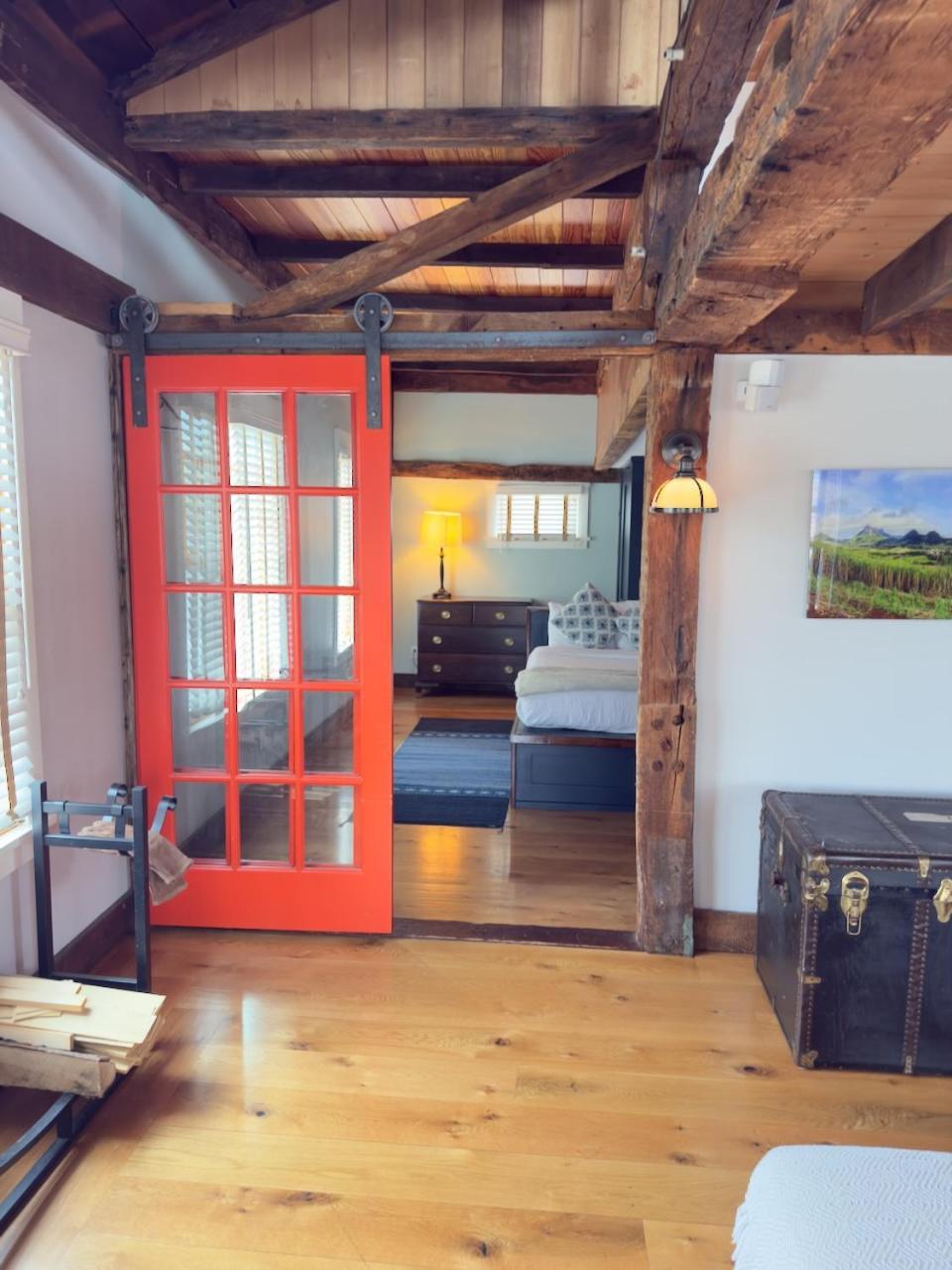 Отель Magical Post And Beam Loft Downtown Newport! Экстерьер фото