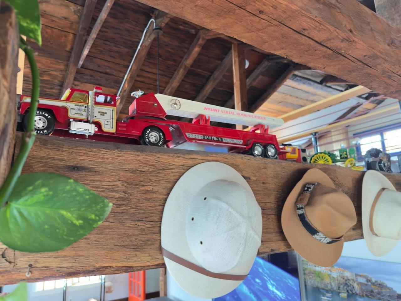Отель Magical Post And Beam Loft Downtown Newport! Экстерьер фото